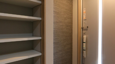 玄関　現地（2025年9月）撮影